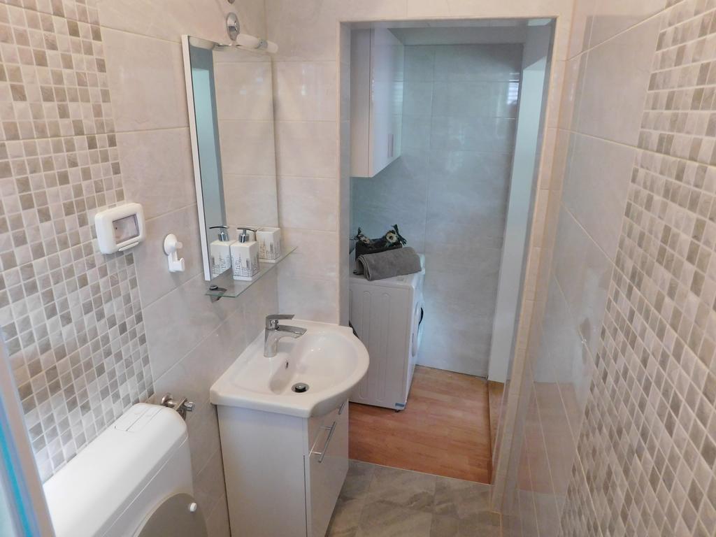 Apartman Angela ロヴィニ エクステリア 写真